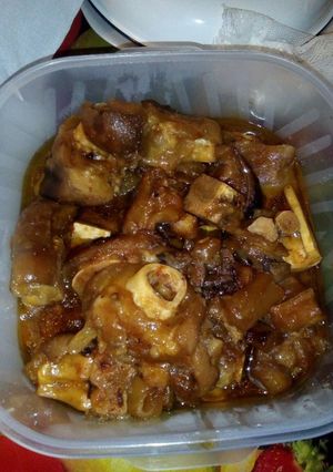 A picture of Amaqina (cow heels).