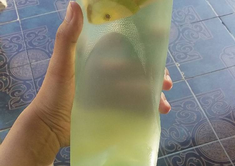 Resep: saat makan malamInfused water apple and lemon