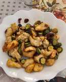Straccetti di pollo,zucchine e cipolla di tropea