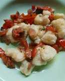 Ñoquis con tomates frescos