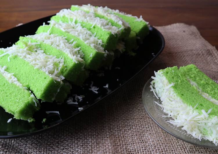 Cara Memasak Bolu Kukus Pandan 2 Telor Rumahan