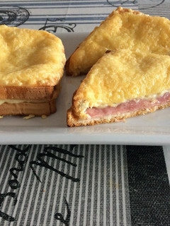 Una foto de Sándwich Croque-monsieur
