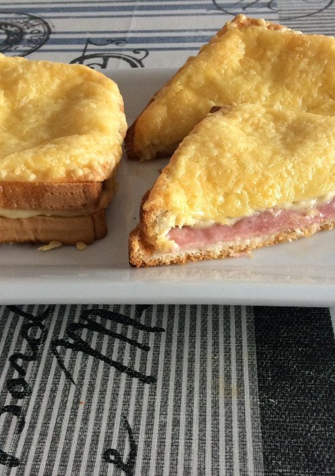 Una foto de Sándwich Croque-monsieur
