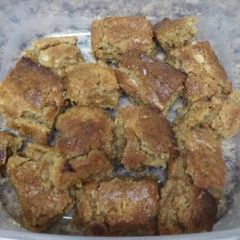 A picture of Peanut Butter Blondies.