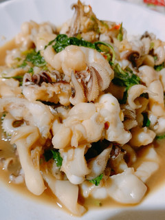 A picture of กะเพราหนวดหมึก+ไข่ดาว.