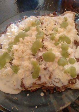Una foto de Enfrijoladas con queso