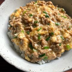 A picture of Pork Mince & Egg Rice Bowl.