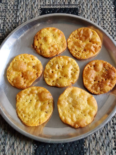 கோதுமை மாவு தட்டை செய்முறை முக்கிய புகைப்படம்