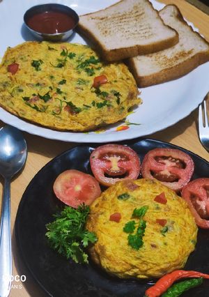 करंडी ऑमलेट (kurndi omelette recipe in marathi) रेसिपी चे मुख्य फोटो