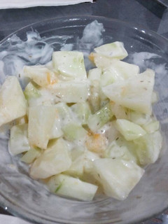 Una foto de Ensalada de melón y pepino, muy fresquita!
