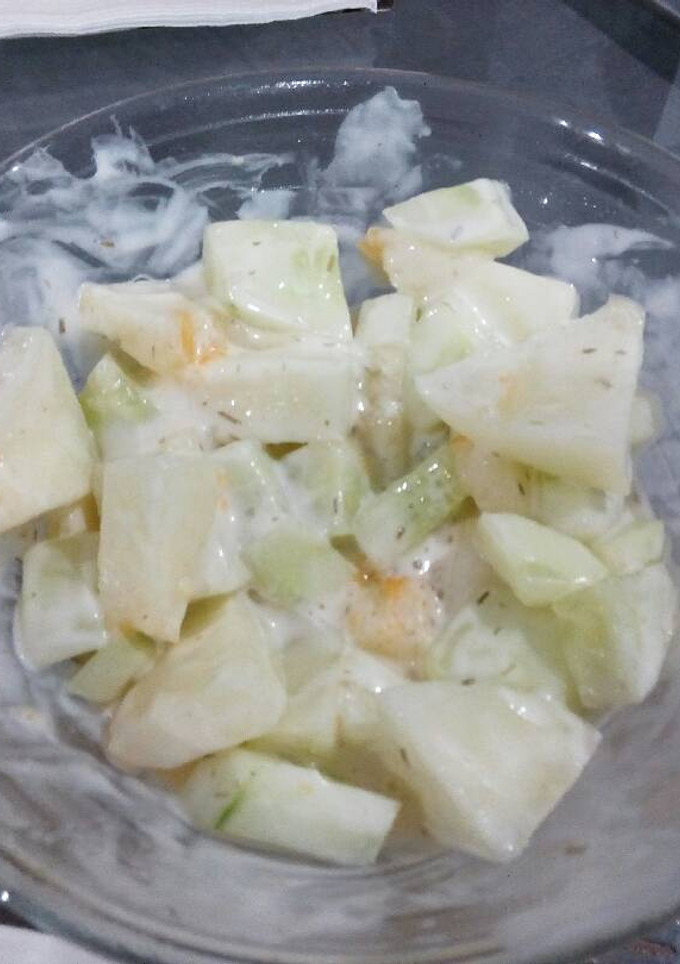 Una foto de Ensalada de melón y pepino, muy fresquita!