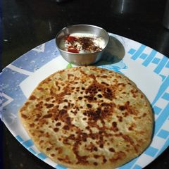 A picture of Aloo paratha.