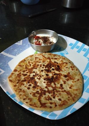 A picture of Aloo paratha.