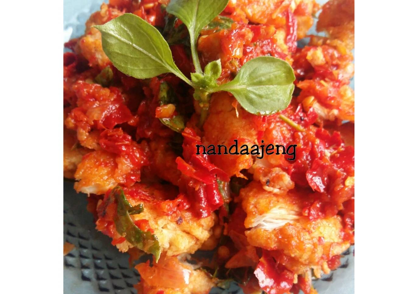 Ayam geprek sambel kemangi