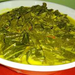 A picture of Gulai Daun Singkong.