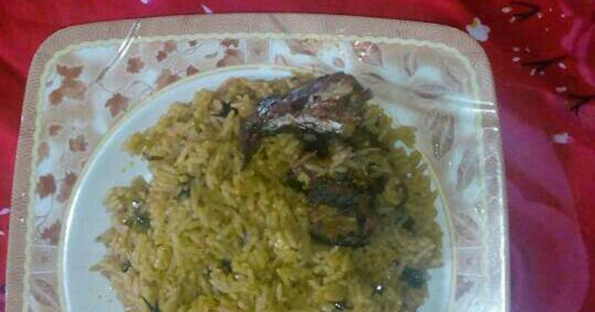 Jollof Rice Wit Curry Leaf Recipe by Chinasa Nwobodo - Cookpad