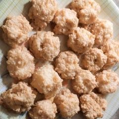 A picture of Coconut Macaroons.