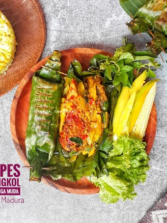 Cara Simple Menyiapkan Resep  Pepes Tongkol Mangga Muda Khas Madura 예르다 🤤 yang Bikin Ngiler, Enak Banget