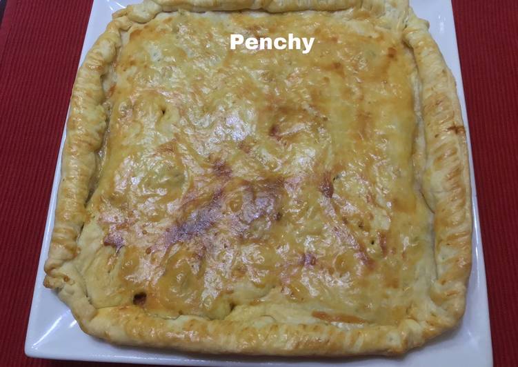 Empanada de masa brisa con ternera y pollo
