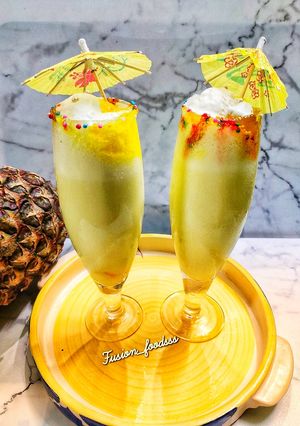 A picture of Pineapple milk shake.