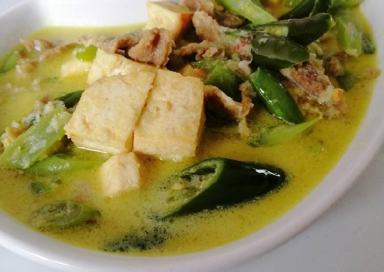 Ketupat gulai tauco