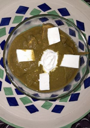 લસુની પાલક પનીર સબ્જી (Lasuni Palak Paneer Sabji Recipe In Gujarati) રેસીપી મુખ્ય ફોટો