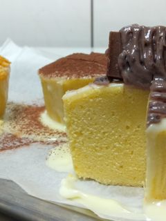 白巧淋醬蜂蜜杯子蛋糕🧁 的食譜成品照片