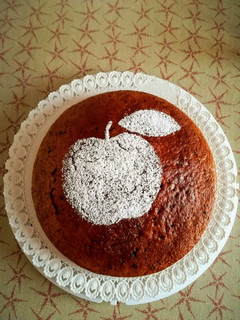 Foto di Torta di mele grattugiate con cannella e cioccolato 🍎🍫