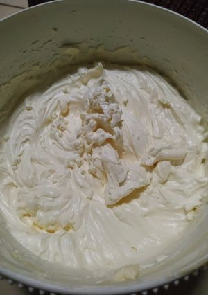 Foto resep Buttercream Lemon Asam Manis Segar Kokoh untuk Hiasan Cake