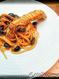 Foto di Bavette con cicale e olive taggiasche in “coccio”