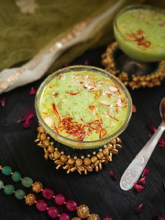 દૂધી પનીર ની ખીર (Bottle Gourd Paneer Kheer Recipe In Gujarati) રેસીપી મુખ્ય ફોટો