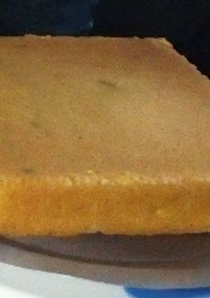 A picture of Harriet Kisali's vanilla cake.