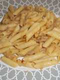 Macarrones con atún y salsa cayenne