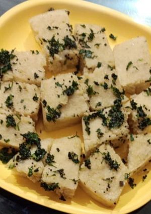 सूजी का ढोकला (suji ka dhokla recipe in Hindi) रेसिपी मुख्य फोटो