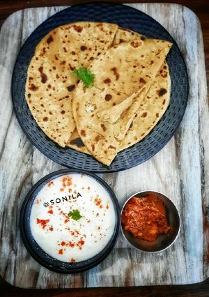 A picture of Gobhi Paratha.