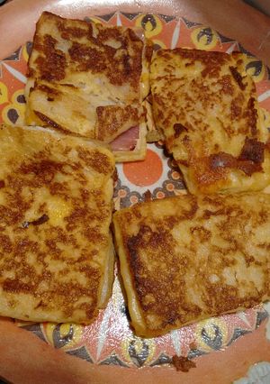 Una foto de Tostada francesa de sándwich de miga