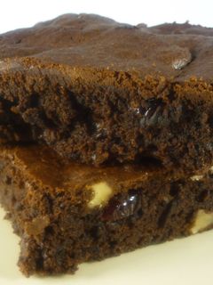 Vörösáfonyás-diós brownie recept fotója