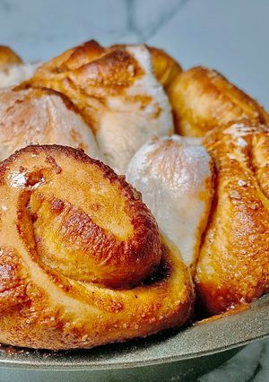 Hình của món Cinnamon Rolls - Bánh Mì Cuộn Hương Quế.