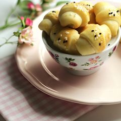 A picture of Mini Cheese Croissant.