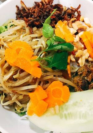 Hình của món Bún trộn Nam Bộ.