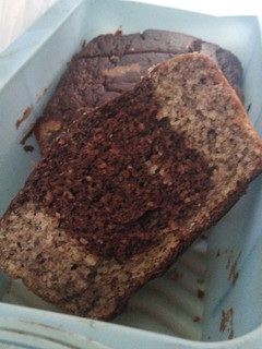 Una foto de Budín de banana marmolado saludable