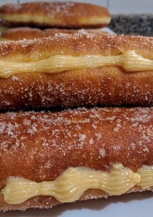 Una foto de SUSO, Pastel dulce, relleno de Crema Pastelera...!😋