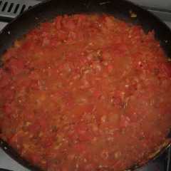 A picture of Salsa de tomate casera.