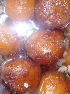 குலாப் ஜாமுன் (Kulab jamun recipe in tamil) செய்முறை முக்கிய புகைப்படம்