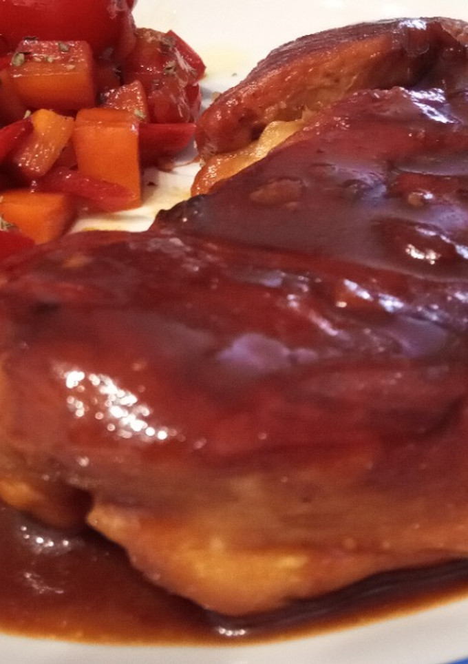Una foto de Pechugas de Pollo a la Plancha con Salsa de Teriyaki, Naranja y Miel con Verduritas al Wok