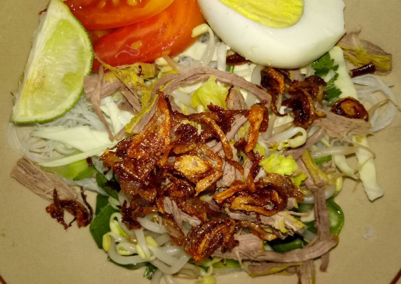 Soto daging sapi kuah kuning