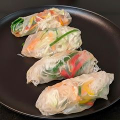 A picture of Rice paper spring rolls.