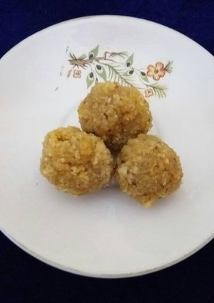 A picture of Coconut Laddu.