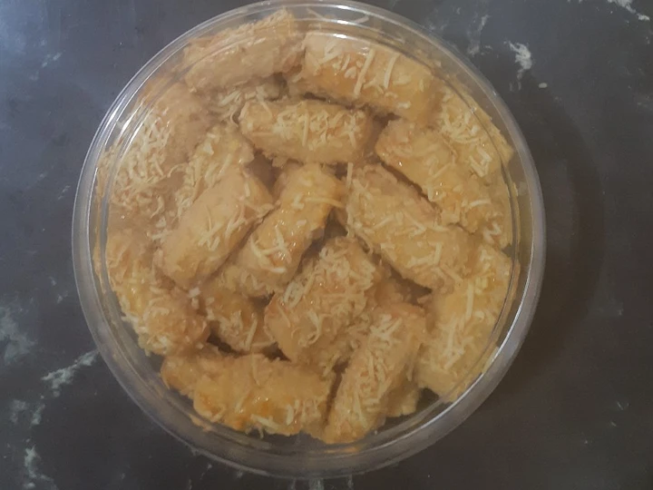 Langkah Mudah untuk Menyiapkan Resep Kastengel renyah tanpa telur yang Lezat Sekali Anti Ribet, Mantap