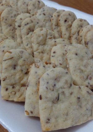 Una foto de Bizcochitos / sconcitos / galletas saladas 🌿 saborizadas con sobrecito Alicante y semillas de sésamo